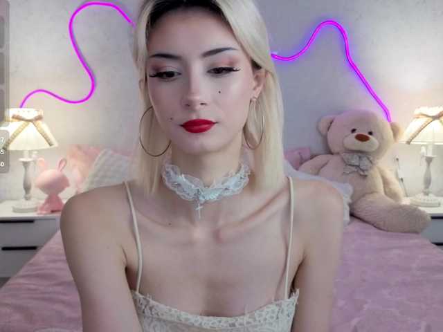kittysocutie live cam on BongaCams