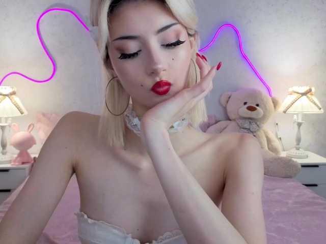 kittysocutie live cam on BongaCams