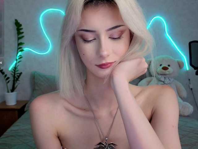 kittysocutie live cam on BongaCams