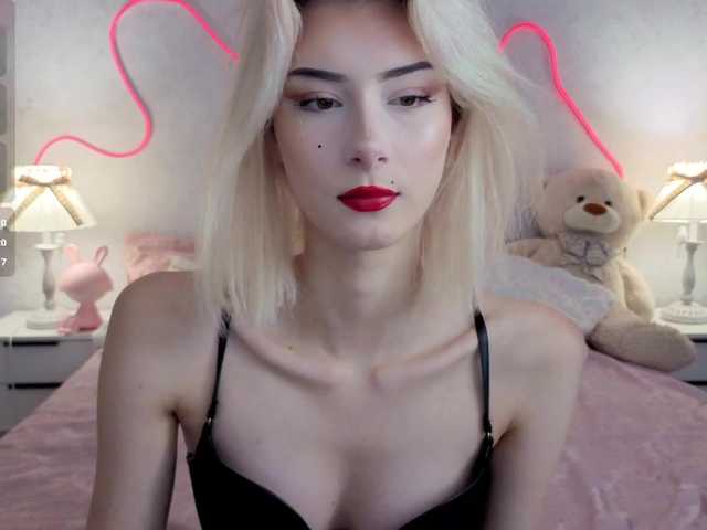 kittysocutie live cam on BongaCams
