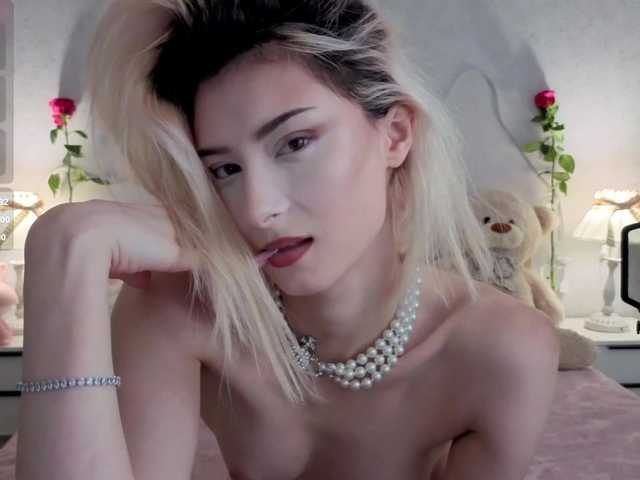 kittysocutie live cam on BongaCams