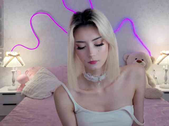 kittysocutie's live room
