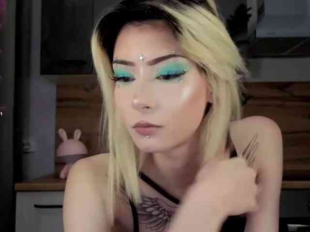 Модель: kittysocutie