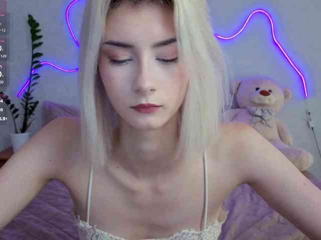Модель: kittysocutie