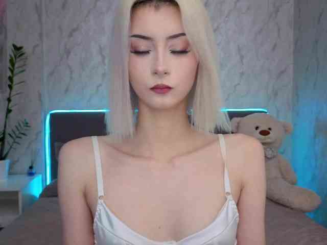 Модель: kittysocutie