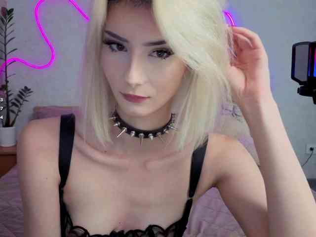 Model: kittysocutie