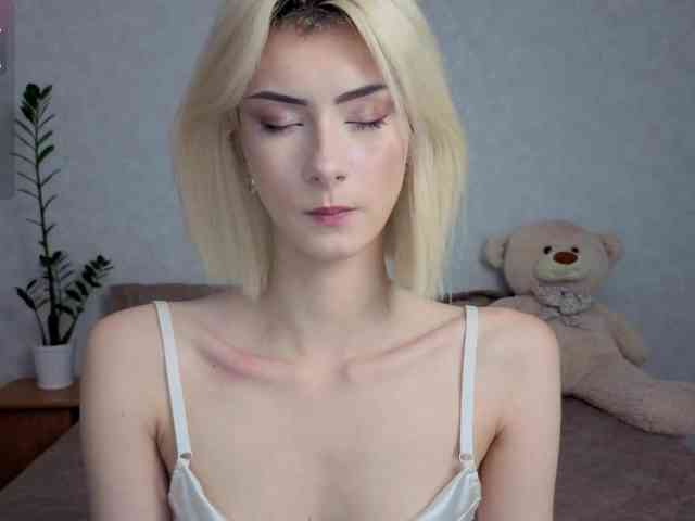 Модель: kittysocutie