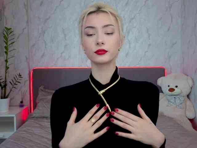 هذا النموذج مباشر الآن. kittysocutie