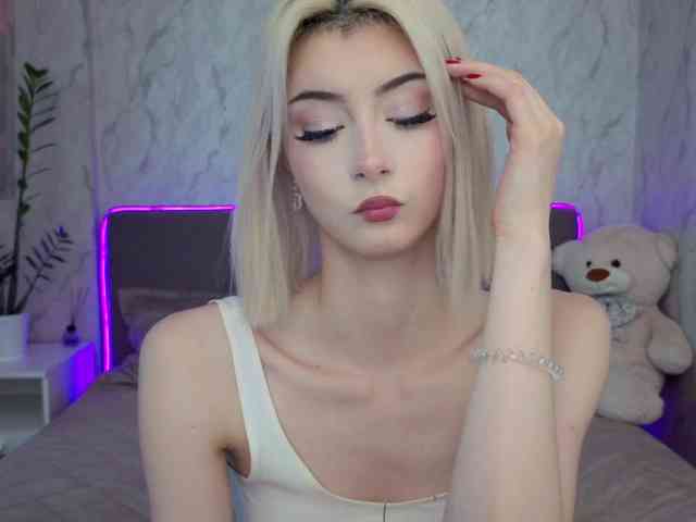Modelo: kittysocutie
