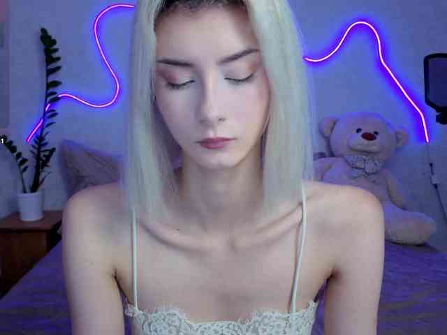 Модель: kittysocutie