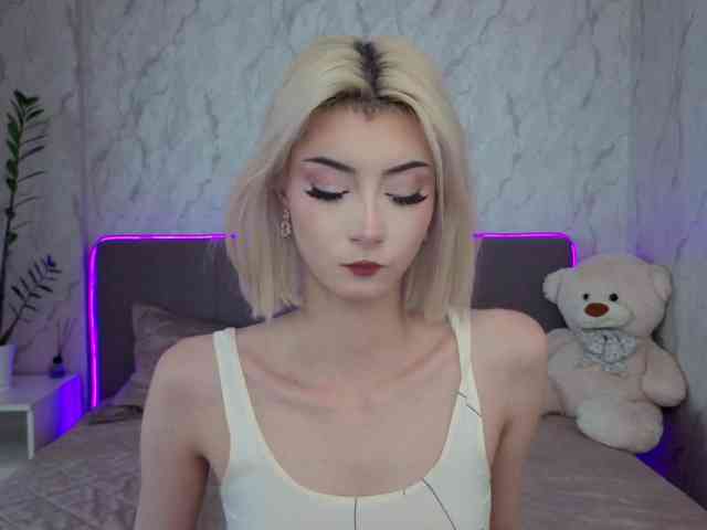 Модель: kittysocutie