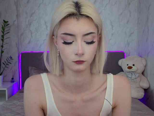 Modelo: kittysocutie