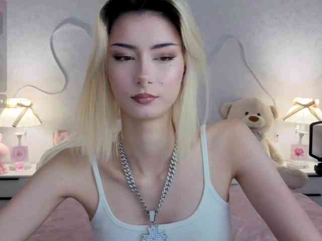 kittysocutie's live room