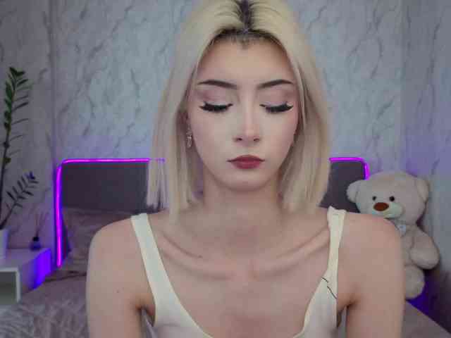 Модель: kittysocutie
