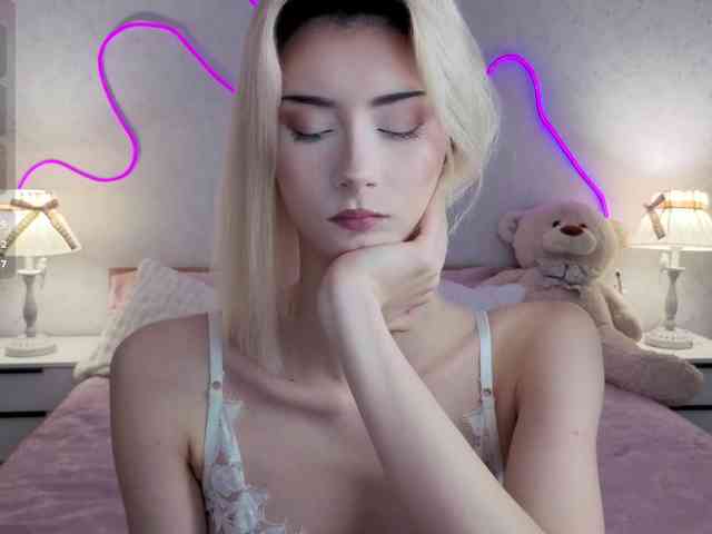 Модель: kittysocutie