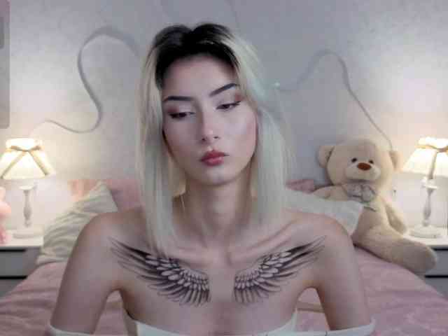 kittysocutie's webcam live show