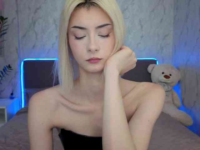 Модель: kittysocutie