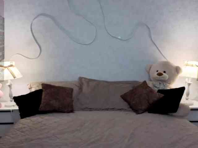 kittysocutie's webcam live show