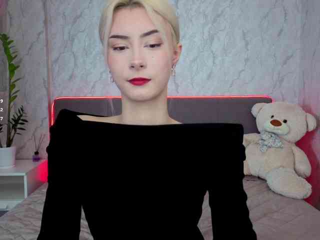 Модель: kittysocutie