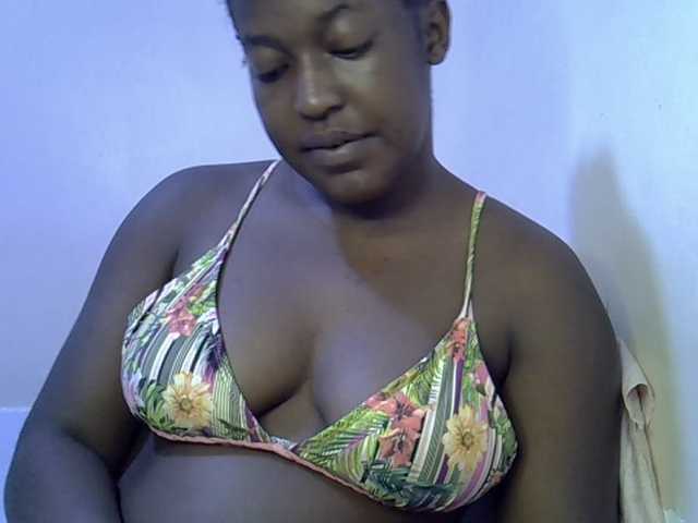 Honey-drop live cam on BongaCams