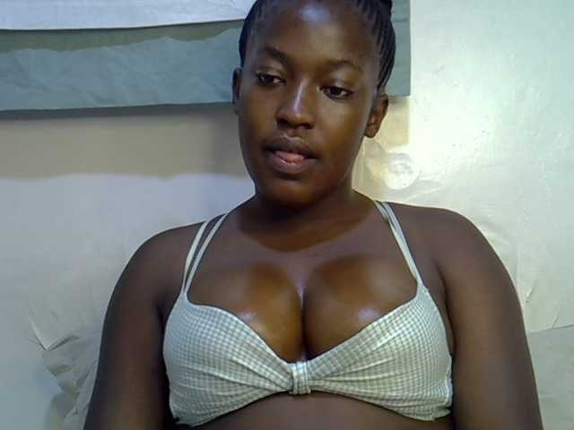 Honey-drop live cam on BongaCams
