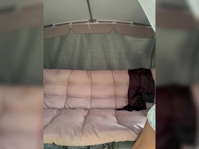 VikkiMouse18 live cam on BongaCams