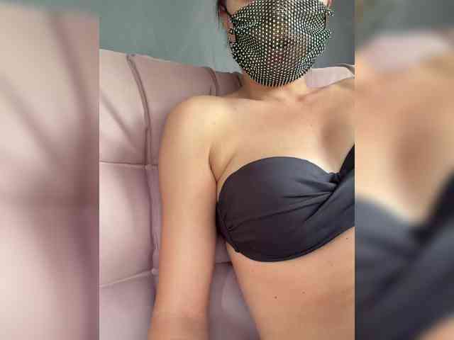 VikkiMouse18 webcam