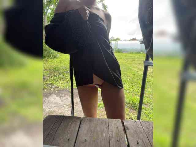 VikkiMouse18 webcam