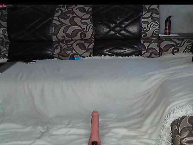 VikkiMouse18 webcam