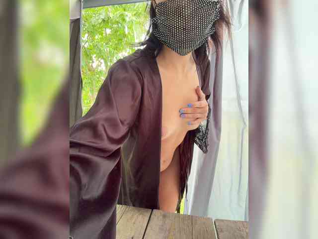 VikkiMouse18 webcam
