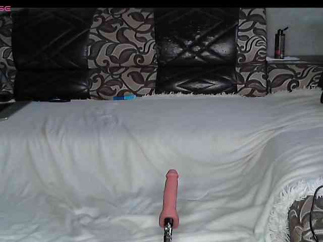 VikkiMouse18 webcam