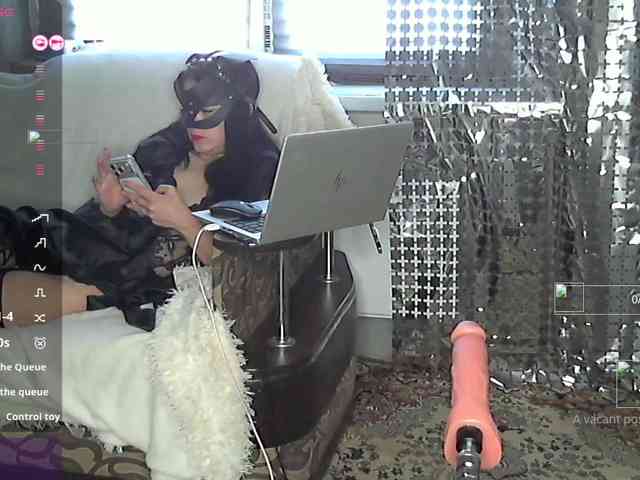 VikkiMouse18 webcam