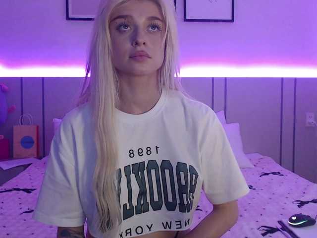 BlondyLi live cam on BongaCams