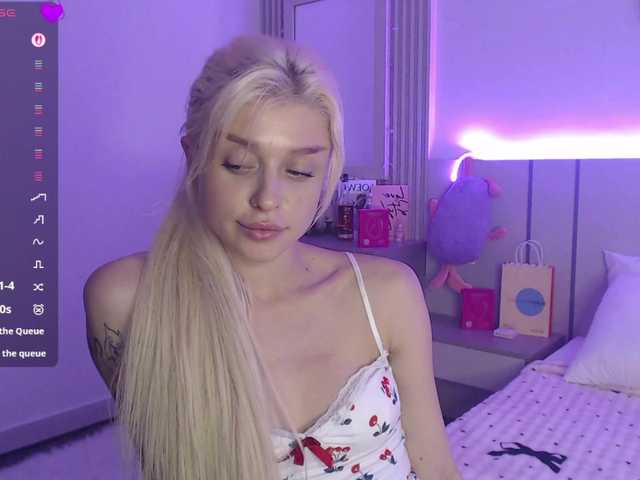 BlondyLi live cam on BongaCams