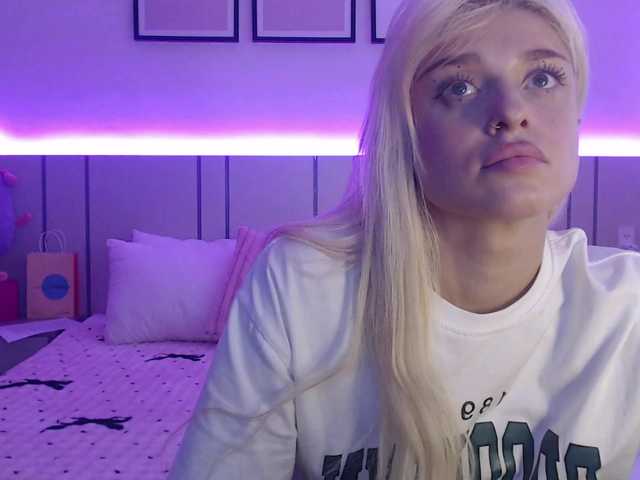 BlondyLi live cam on BongaCams