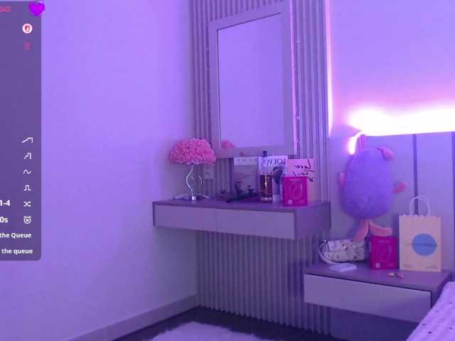 BlondyLi live cam on BongaCams