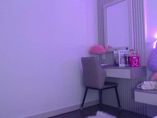 BlondyLi live cam on BongaCams