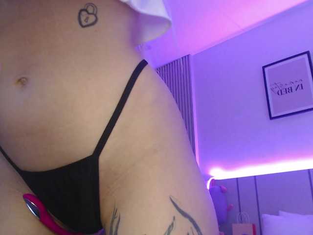 BlondyLi live cam on BongaCams
