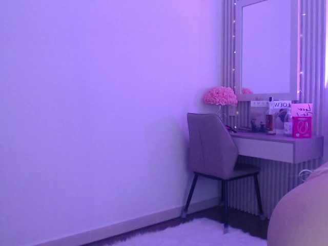 BlondyLi live cam on BongaCams
