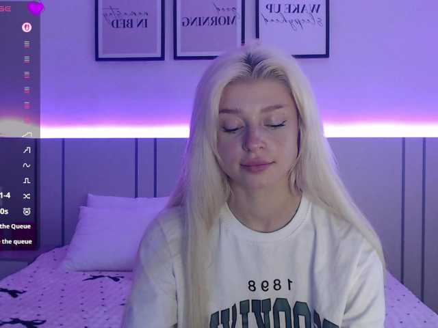 BlondyLi live cam on BongaCams