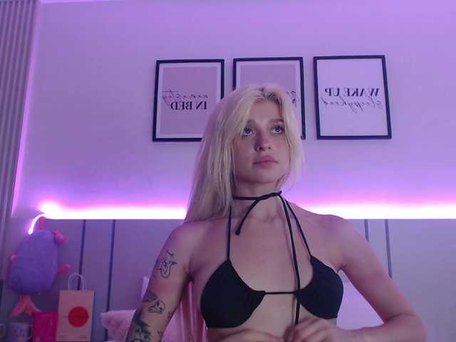 BlondyLi live cam on BongaCams
