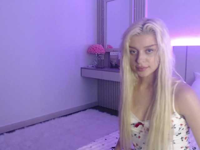 BlondyLi live cam on BongaCams