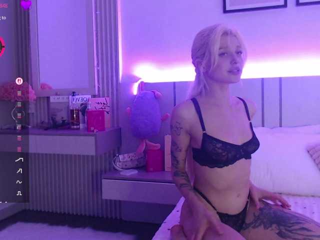 BlondyLi live cam on BongaCams
