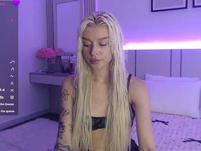BlondyLi live cam on BongaCams