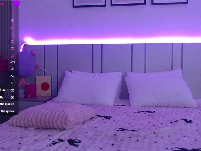 BlondyLi live cam on BongaCams