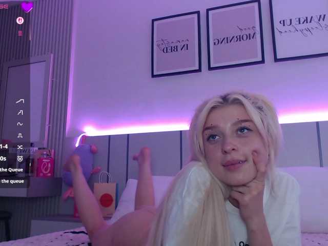 BlondyLi live cam on BongaCams