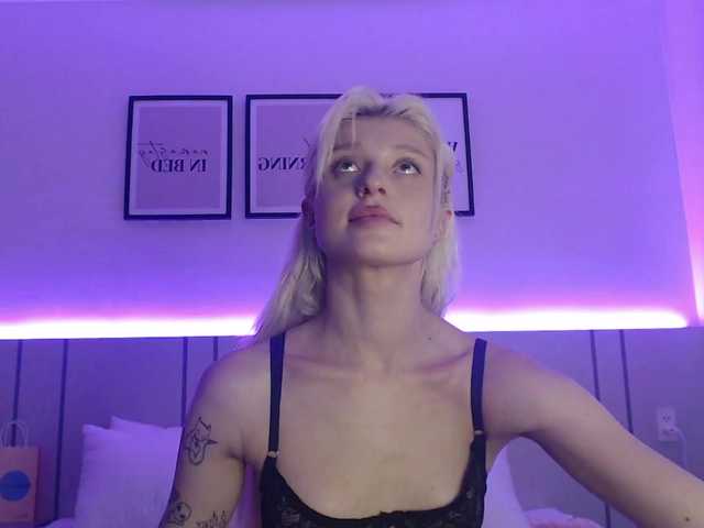 BlondyLi live cam on BongaCams