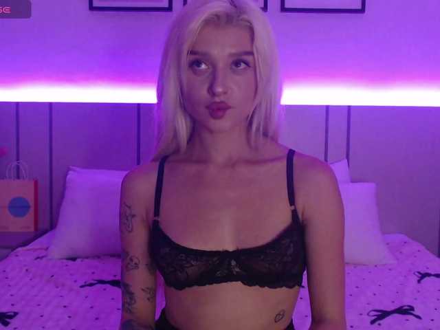 BlondyLi live cam on BongaCams