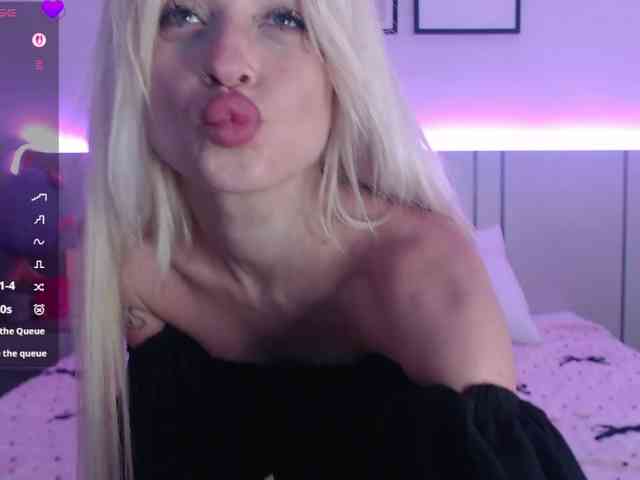 BlondyLi webcam