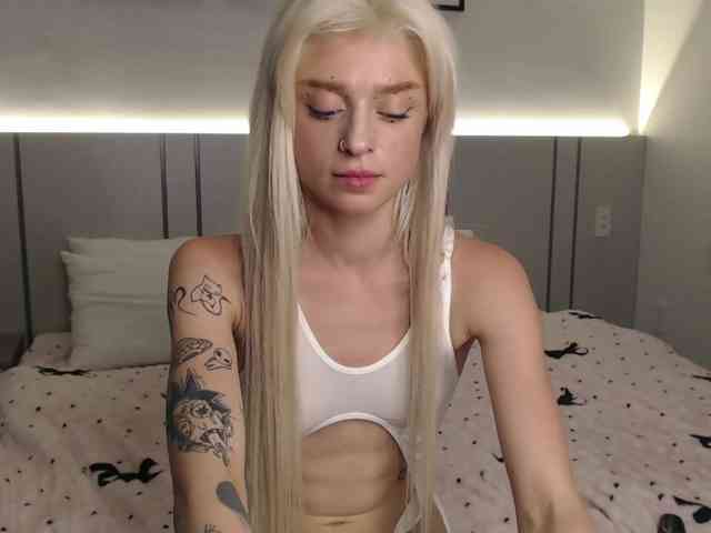 Este modelo está en vivo ahora. BlondyLi